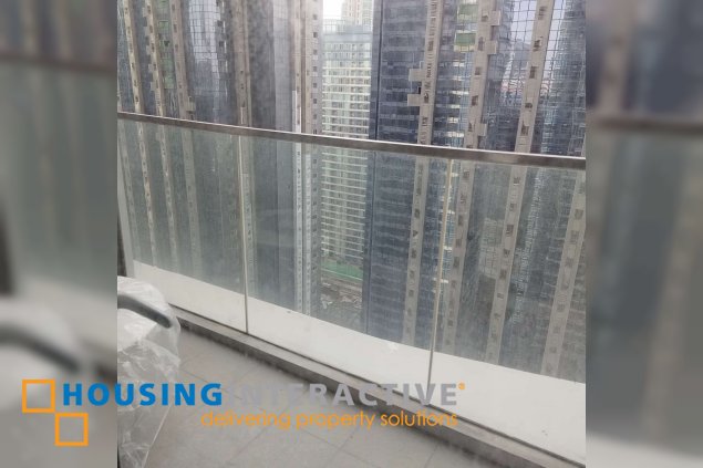 furnished 1br unit with balcony for sale in uptown parksuites