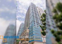 1br unit with parking for sale in time square west