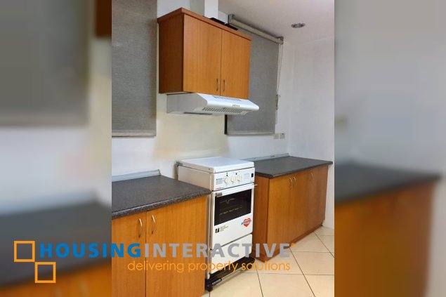fully furnished 1br unit with balcony for sale in paseo parkview suites