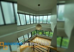 bare 1br loft type unit with balcony and parking for sale in one rockwell