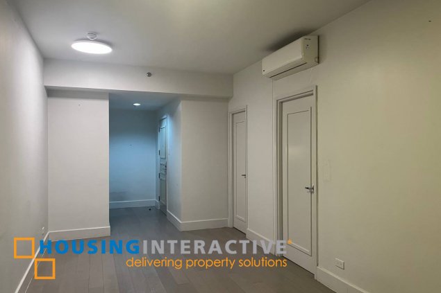 bare 1br unit with parking for lease in proscenium at rockwell