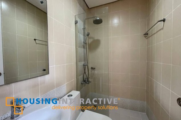 tri-level hosue for lease in mckinlry hill village