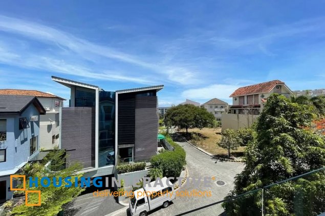 tri-level hosue for lease in mckinlry hill village