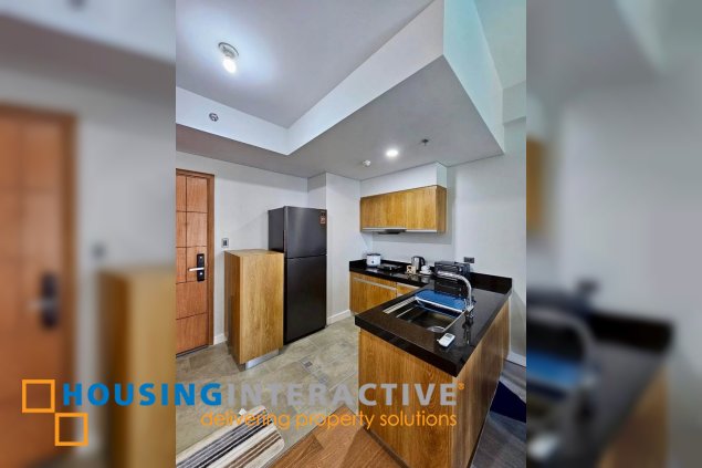 fully furnished 1br unit with balcony for lease in the seasons residences