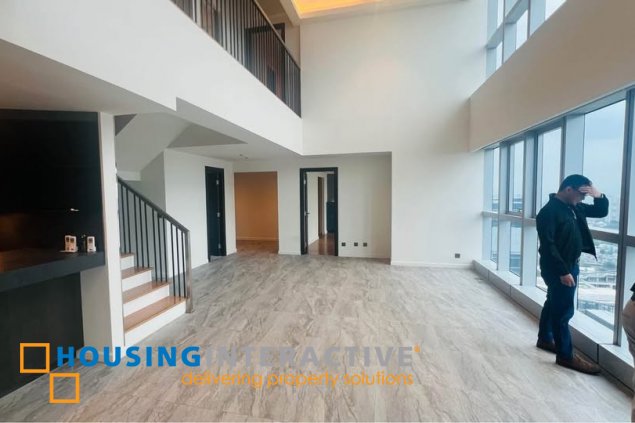 fully renovated paenthouse unit for sale in uptown parksuites