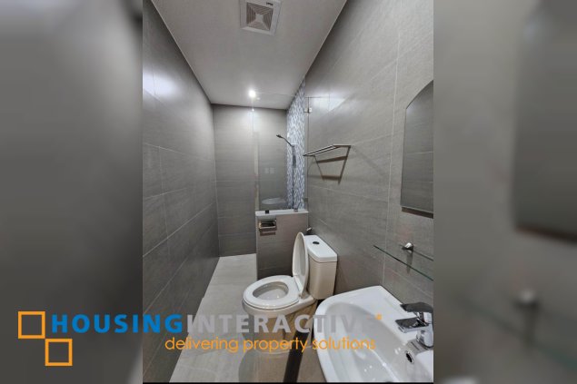 2-storey townhouse for sale in vermont royale executive village, antipolo