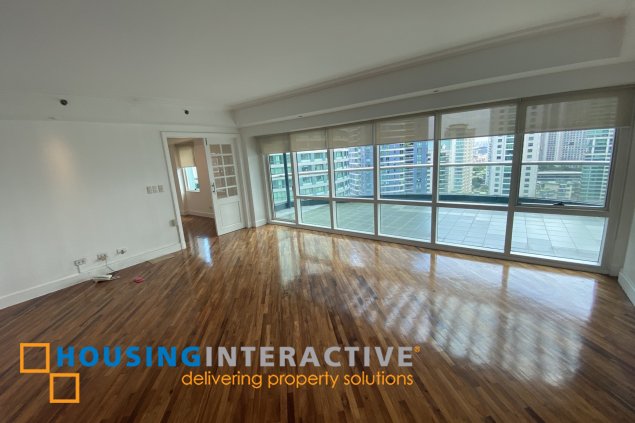 3br unit with parking for lease in hidalgo place