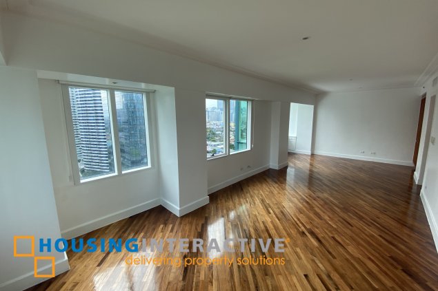 3br unit with parking for lease in hidalgo place