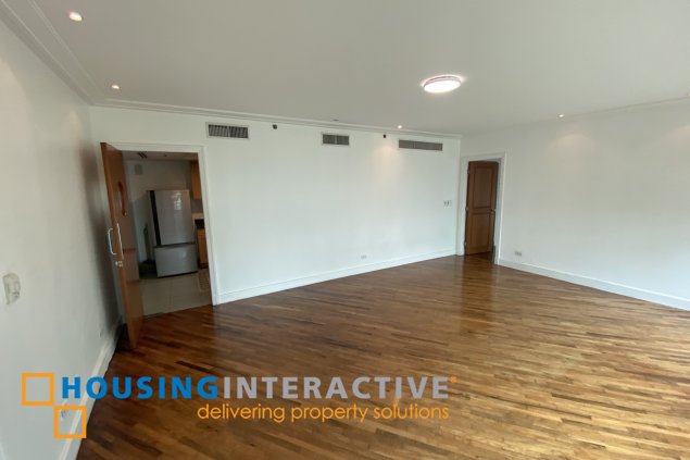3br unit with parking for lease in hidalgo place