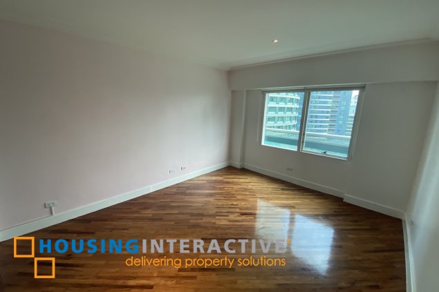 3br unit with parking for lease in hidalgo place