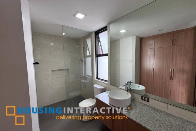 5br house for lease in mckinley hill village