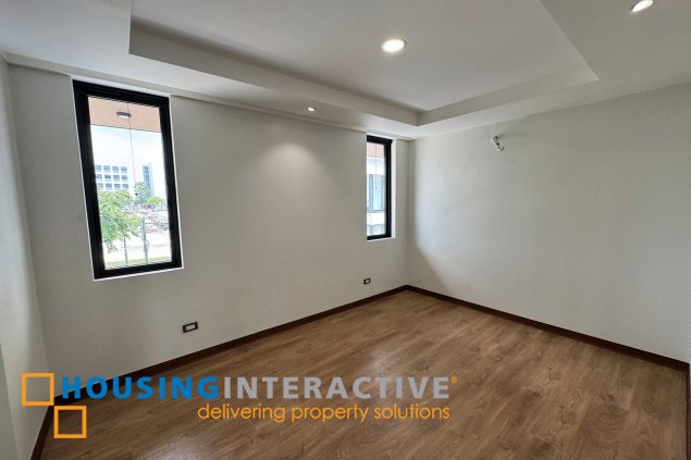 mckinley west brand new 5br + den house |  lease