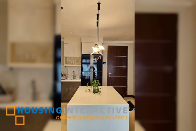studio unit with balcony and parking for rent in makati