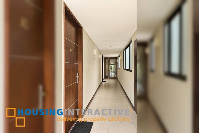 studio unit with balcony and parking for rent in makati