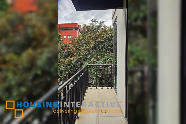 studio unit with balcony and parking for rent in makati