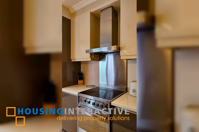 studio unit with balcony and parking for rent in makati