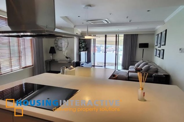 1br penthouse unit with parking for lease in poblacion, makati