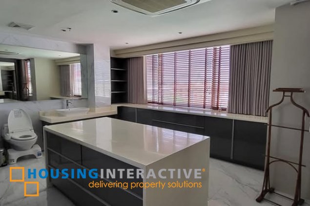 1br penthouse unit with parking for lease in poblacion, makati