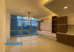 2br unit with parking for lease in east gallery place