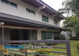 2-storey house for rent in dasmarinas village