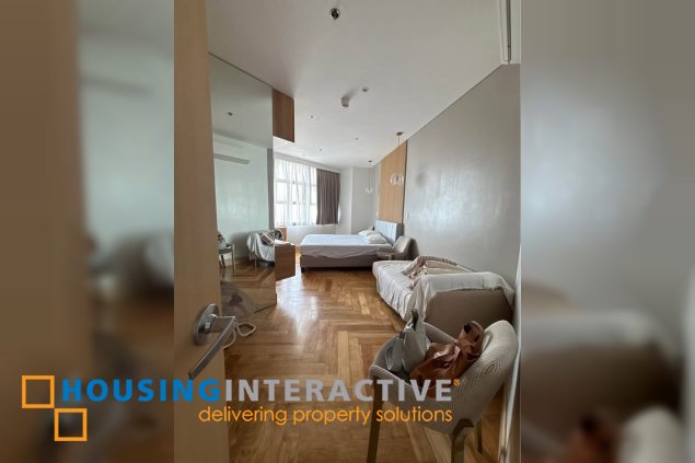 fully furnished 3br unit with parking for rent in garden towers