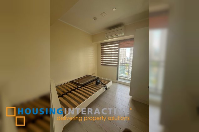 semi-furnished 2br unit for sale in acqua private residences