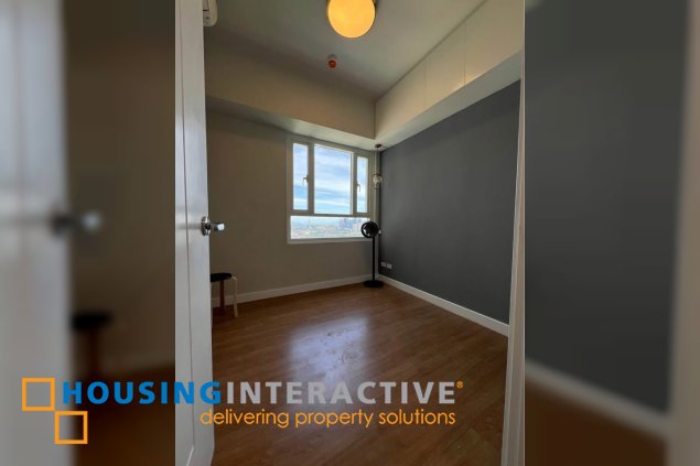 semi-furnished 2br unit with parking for lease in the arton by rockwell