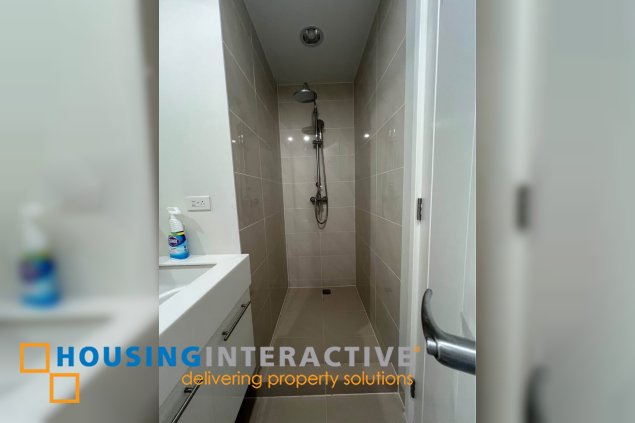 semi-furnished 2br unit with parking for lease in the arton by rockwell