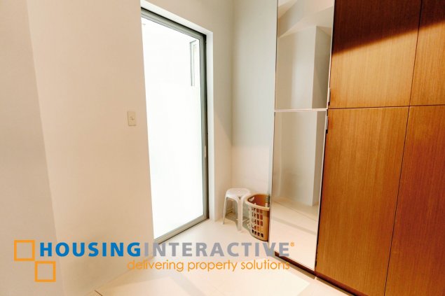 fully furnished 3br penthouse unit with parking for sale in bellagio one