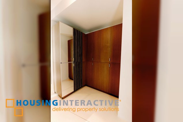 fully furnished 3br penthouse unit with parking for sale in bellagio one