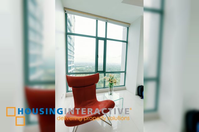 fully furnished 3br penthouse unit with parking for sale in bellagio one