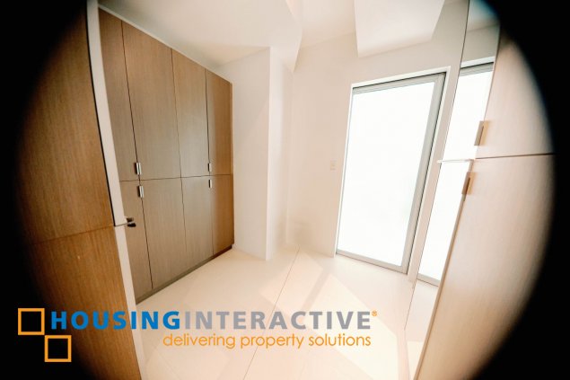fully furnished 3br penthouse unit with parking for sale in bellagio one