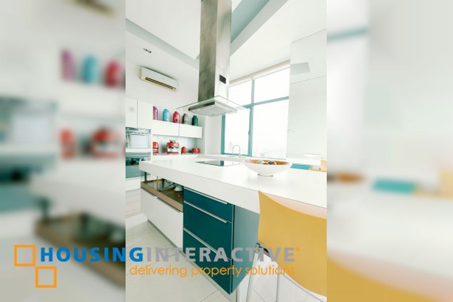 fully furnished 3br penthouse unit with parking for sale in bellagio one