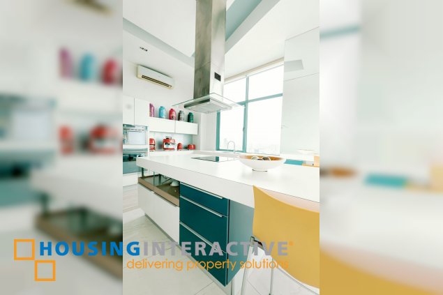 fully furnished 3br penthouse unit with parking for sale in bellagio one