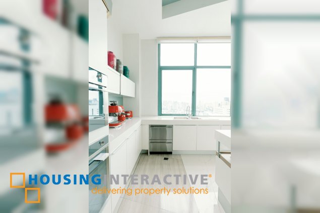fully furnished 3br penthouse unit with parking for sale in bellagio one