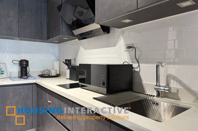 condominium for rent in uptown arts residences