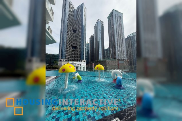 condominium for rent in uptown arts residences
