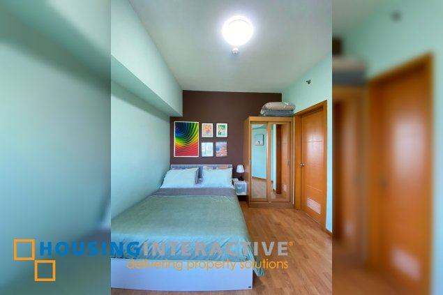 fully furnished 1br unit with balcony for rent in trion towers