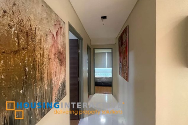 semi-furnished 3br unit with parking for lease in bonifacio ridge