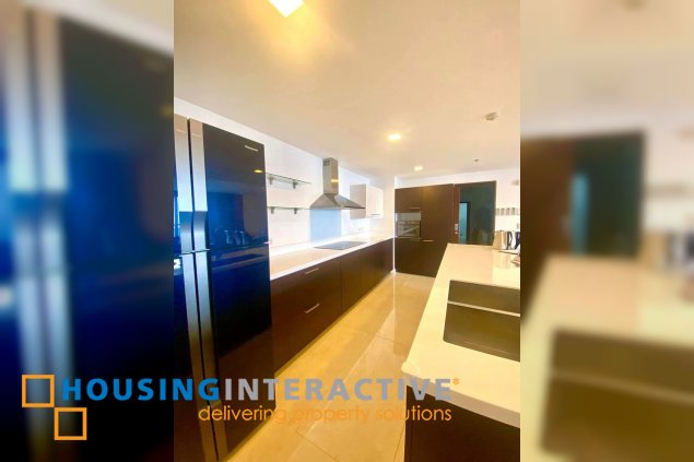 for rent 4br unit - the suites