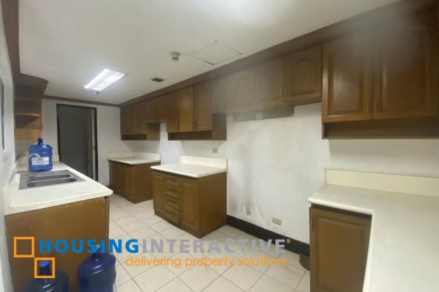 newly renovated 3br unit with parking for lease in salcedo park