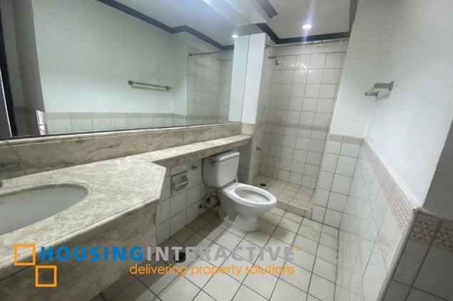 newly renovated 3br unit with parking for lease in salcedo park