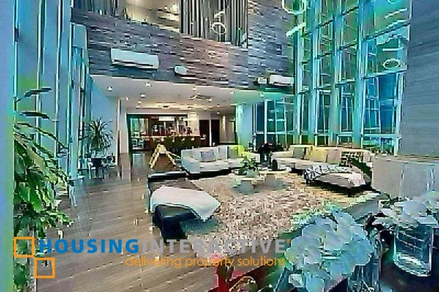 4br penthouse unit with parking for sale in st. francis shangri-la place