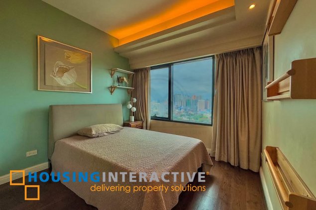 fully furnished 2br unit with parking for lease in one rockwell