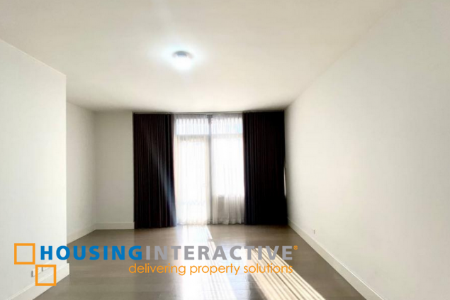 semi-furnished 2br unit with parking for lease in proscenium at rockwell