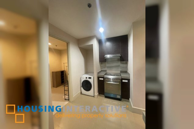 fully furnished 2br unit with parking for lease in edades tower