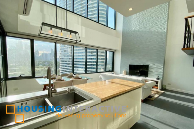 fully furnished 2br unti with parking for lease in one rockwell