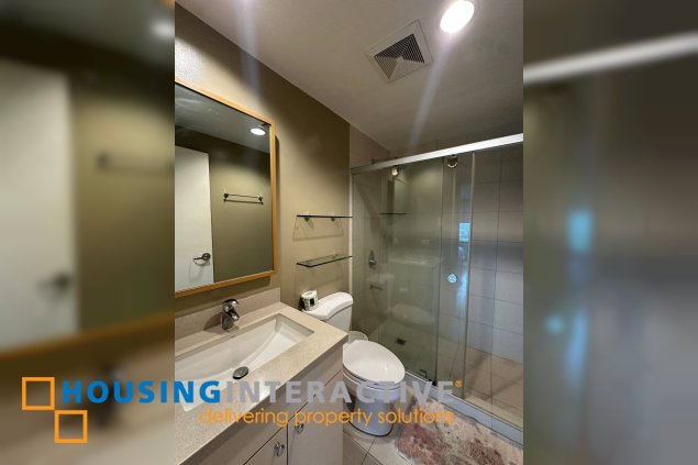 fully furnished 2br unit with parking for lease in one rockwell