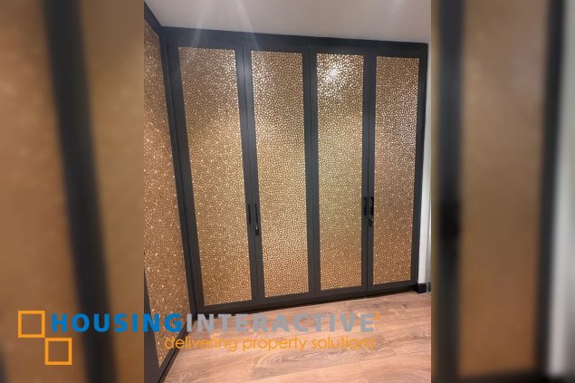 fully furnished 1br unit with parking for lease in one serendra