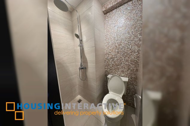 fully furnished 1br unit with parking for lease in one serendra